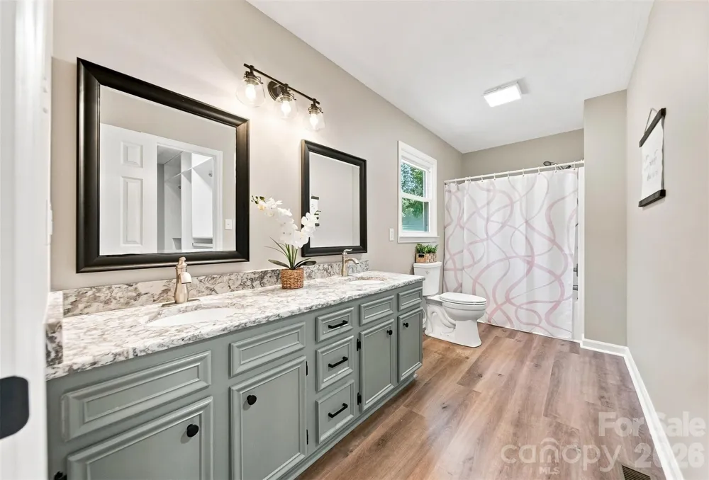 136 Cook Lane Hickory, NC 28601