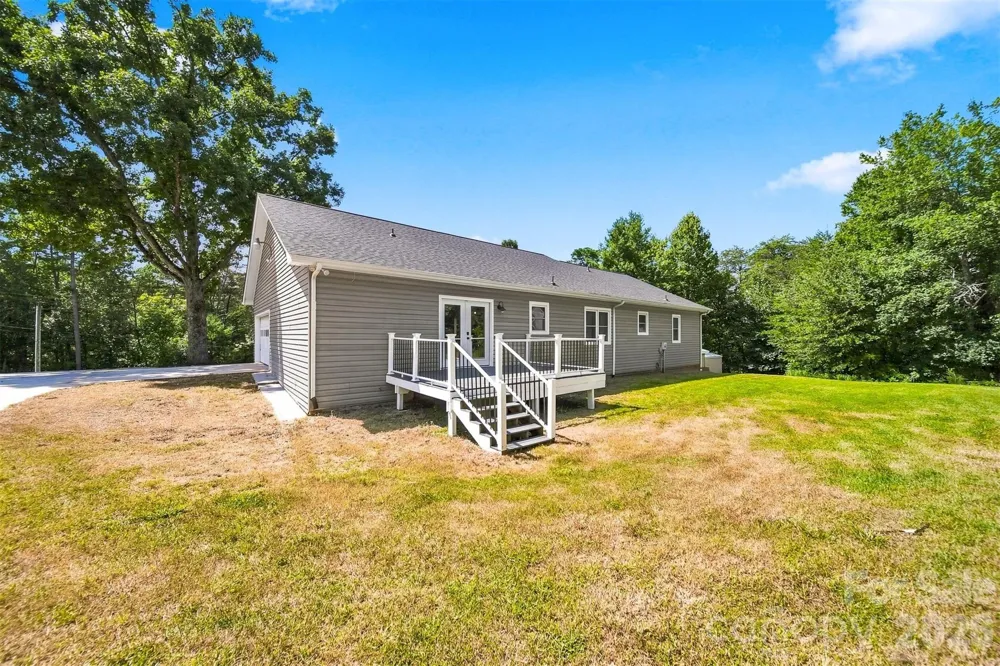 136 Cook Lane Hickory, NC 28601