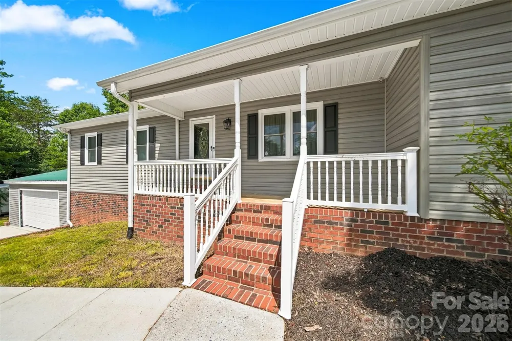 136 Cook Lane Hickory, NC 28601