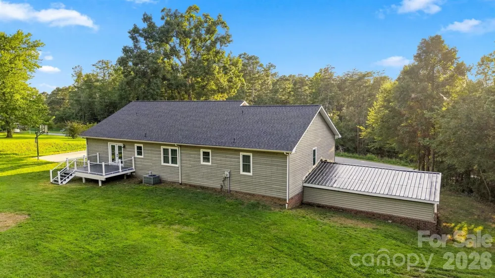 136 Cook Lane Hickory, NC 28601