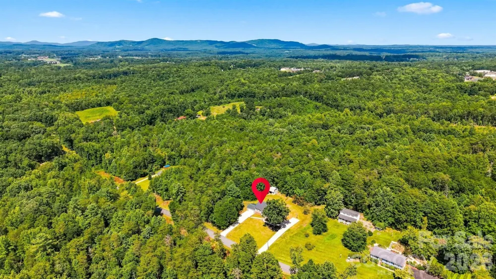 136 Cook Lane Hickory, NC 28601