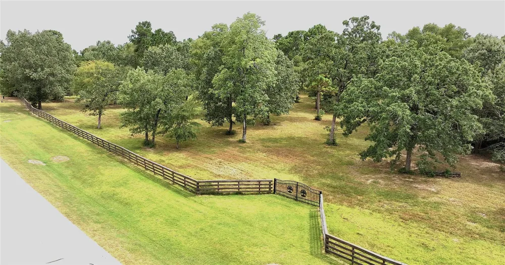 26161 Crown Ranch Boulevard Montgomery, TX 77316