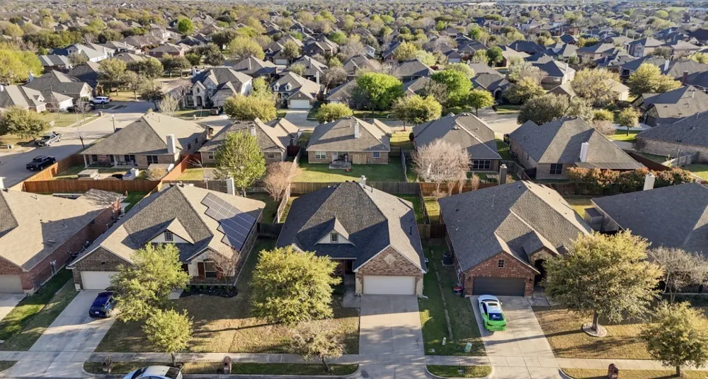 565 Griffith Drive Saginaw, TX 76179