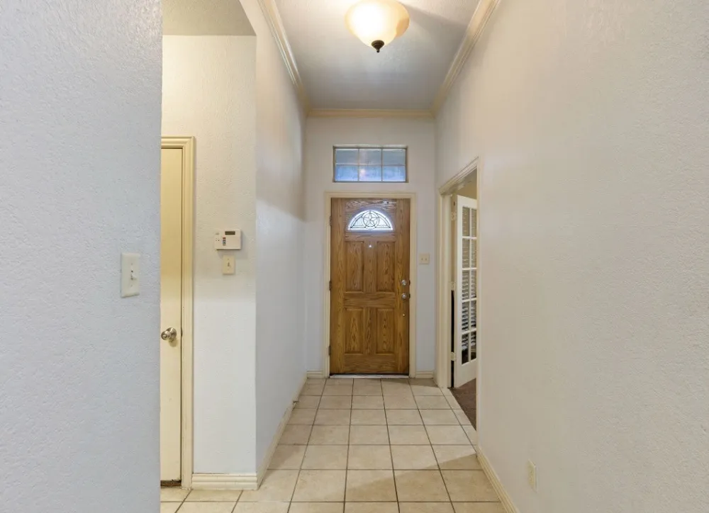 565 Griffith Drive Saginaw, TX 76179