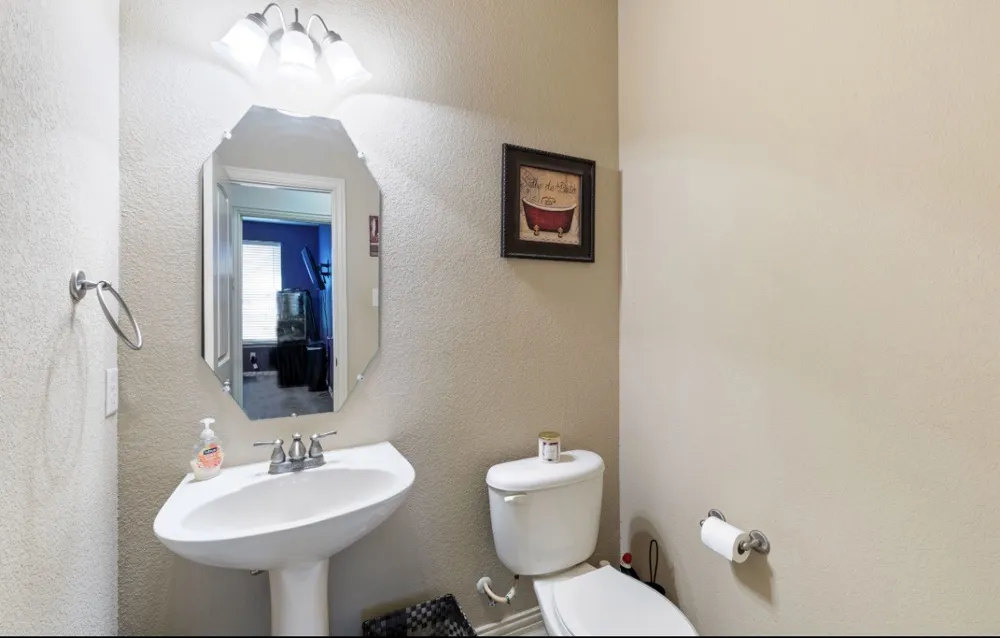 565 Griffith Drive Saginaw, TX 76179