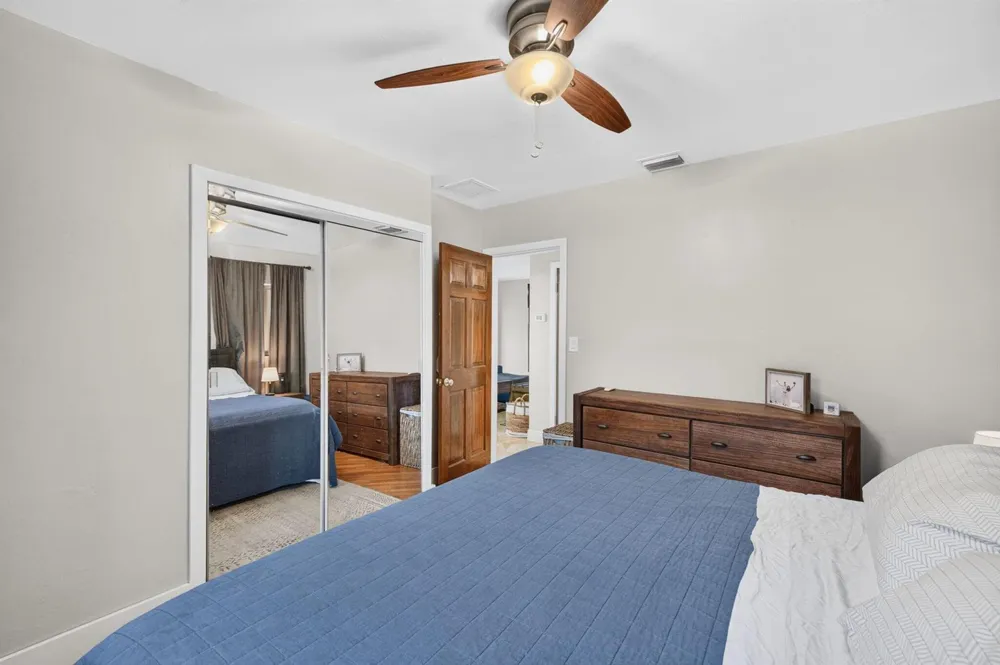 4670 NE 4TH AVENUE Oakland Park, FL 33334