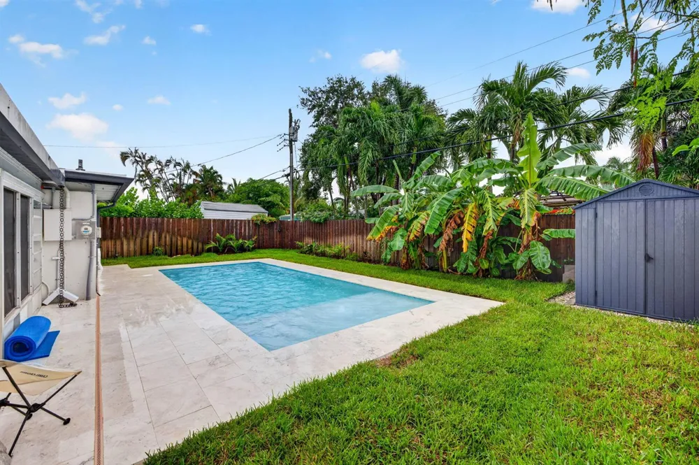 4670 NE 4TH AVENUE Oakland Park, FL 33334