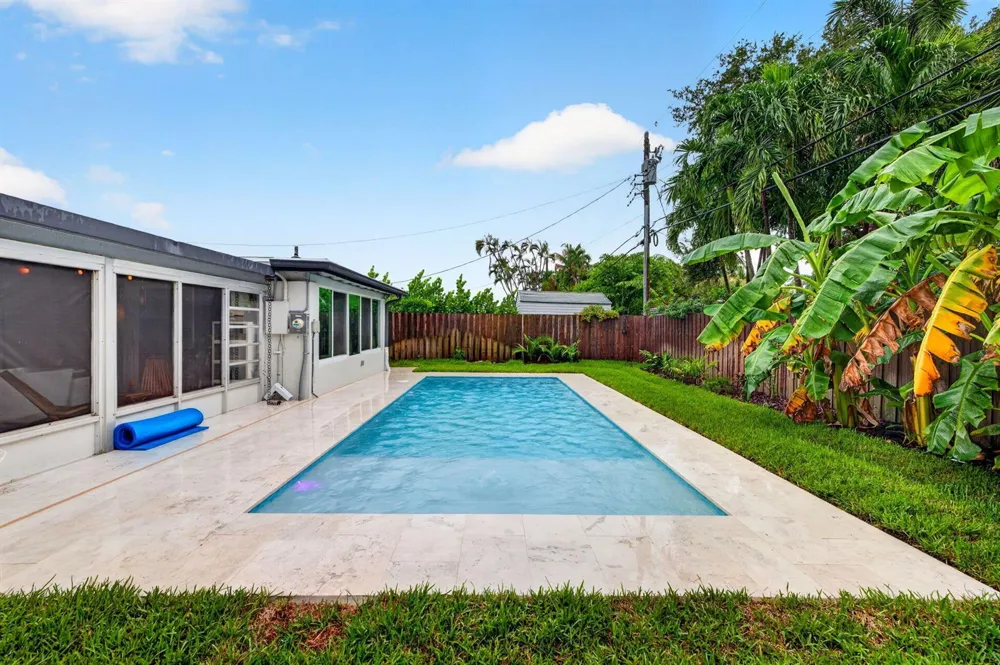 4670 NE 4TH AVENUE Oakland Park, FL 33334