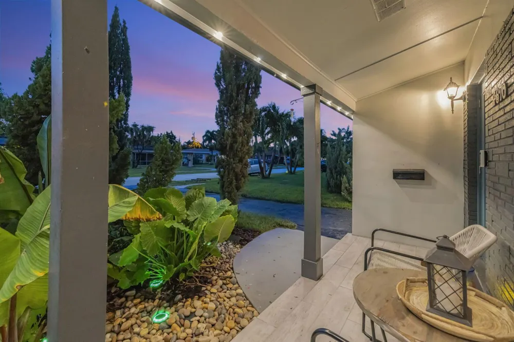 4670 NE 4TH AVENUE Oakland Park, FL 33334