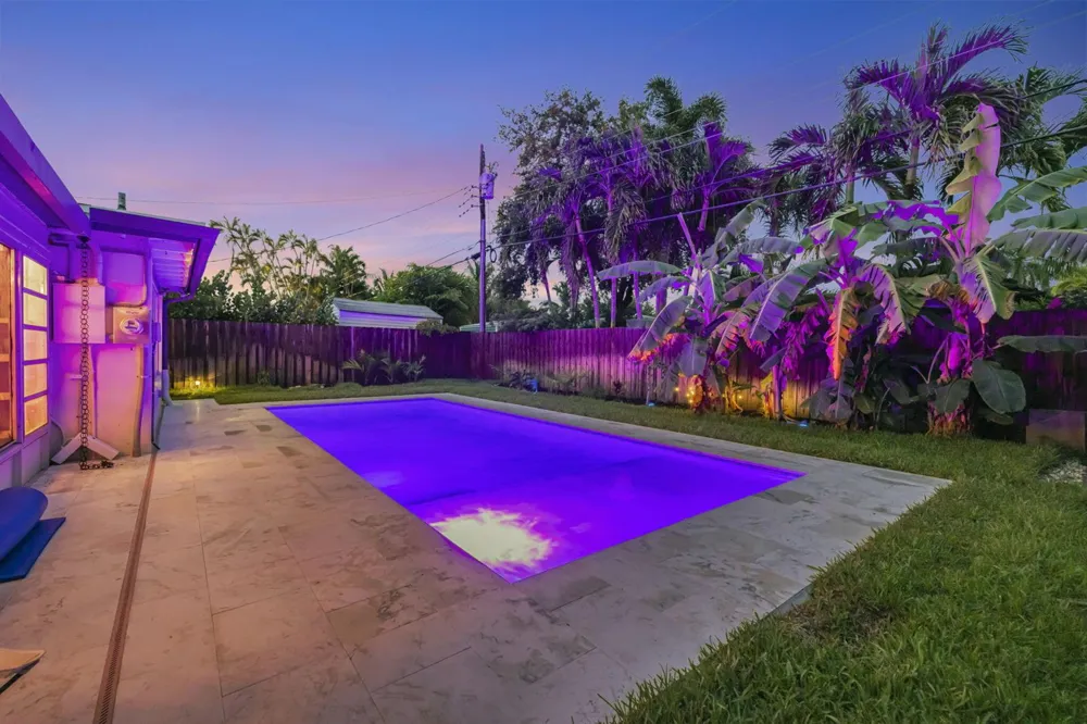 4670 NE 4TH AVENUE Oakland Park, FL 33334