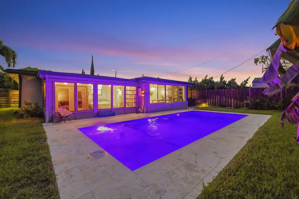 4670 NE 4TH AVENUE Oakland Park, FL 33334