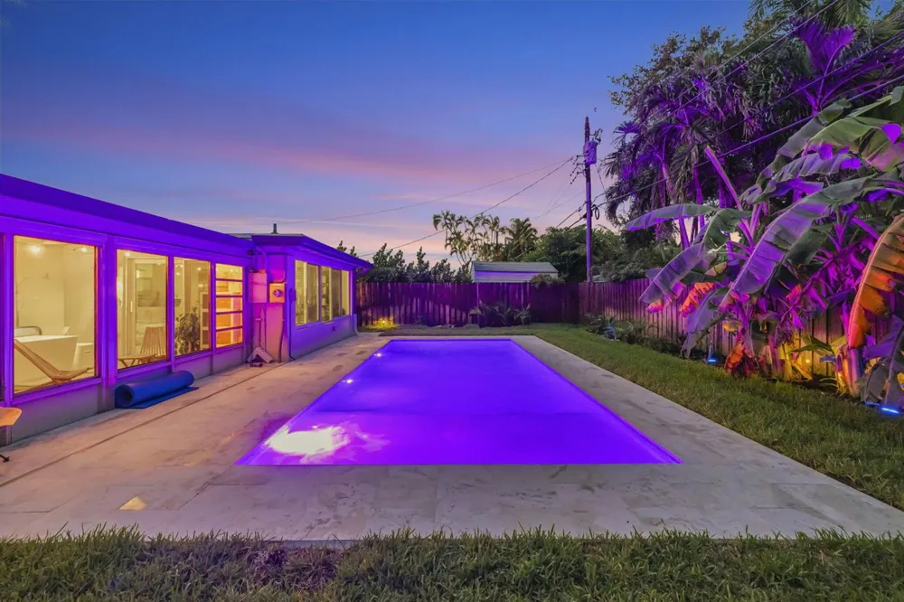 4670 NE 4TH AVENUE Oakland Park, FL 33334