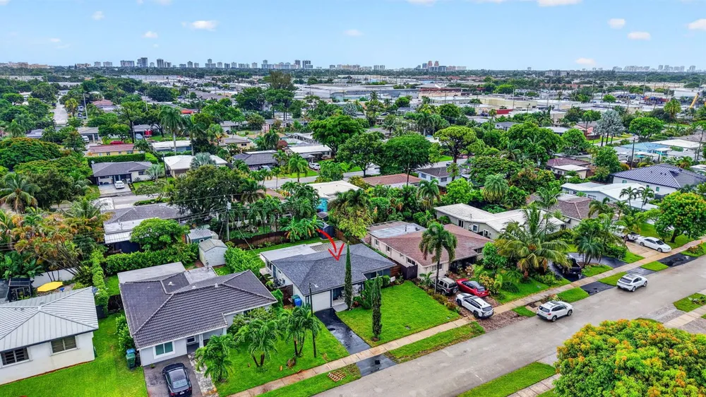 4670 NE 4TH AVENUE Oakland Park, FL 33334