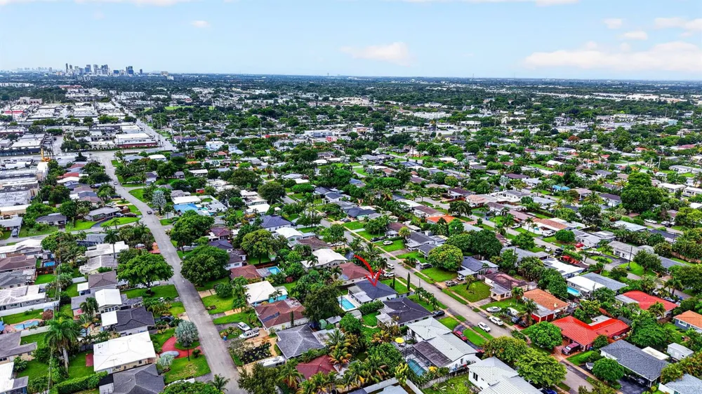 4670 NE 4TH AVENUE Oakland Park, FL 33334