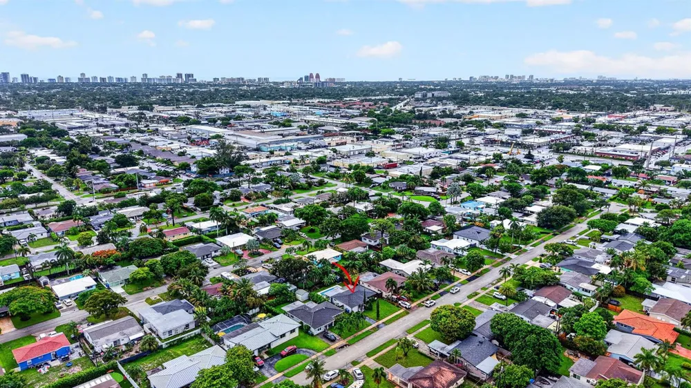4670 NE 4TH AVENUE Oakland Park, FL 33334