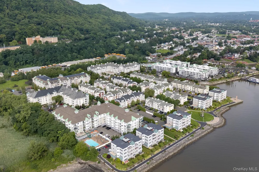3214 Leeward Drive Haverstraw, NY 10927