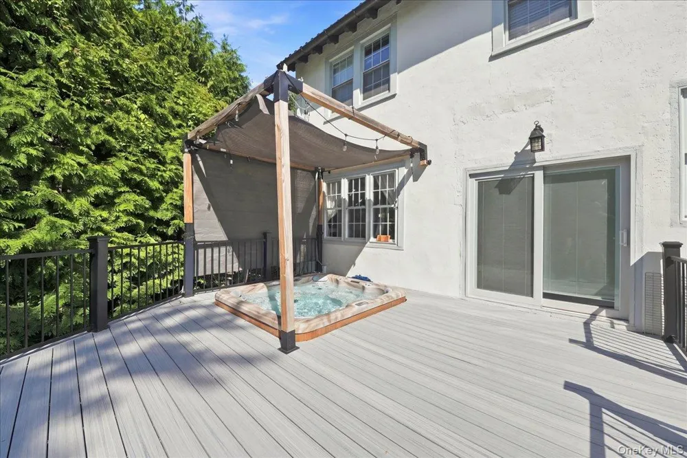 32 Deerfield Avenue Eastchester, NY 10709