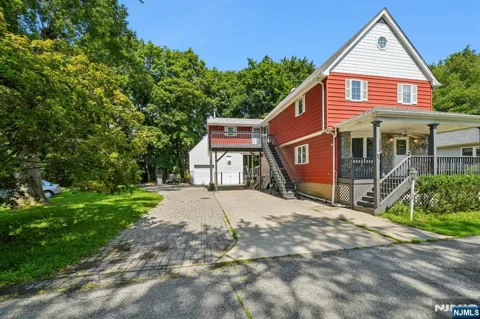 26 Grandview Avenue