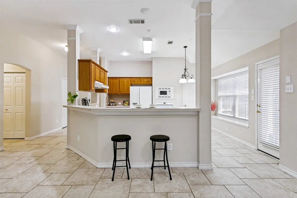 1609 Shadow Crest Drive Corinth, TX 76210