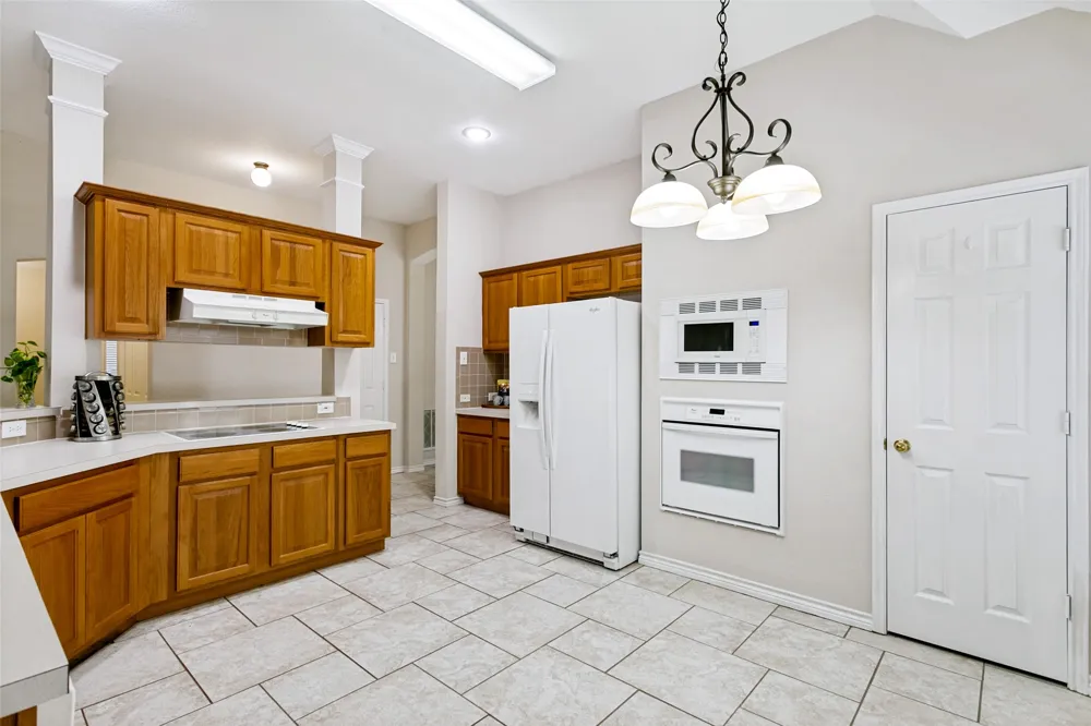 1609 Shadow Crest Drive Corinth, TX 76210