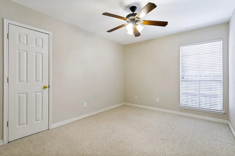 1609 Shadow Crest Drive Corinth, TX 76210