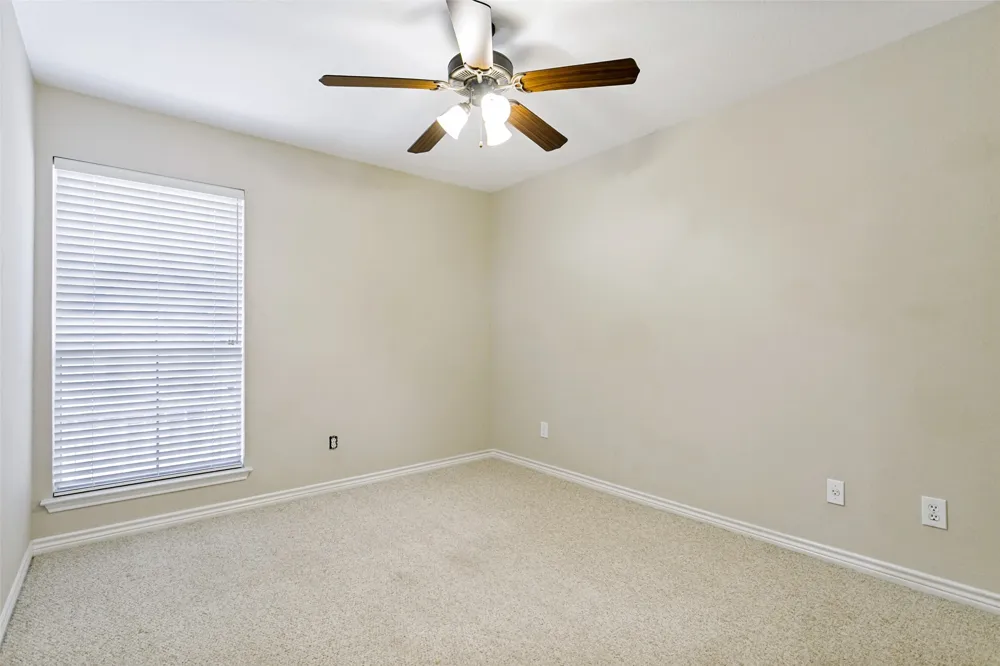 1609 Shadow Crest Drive Corinth, TX 76210