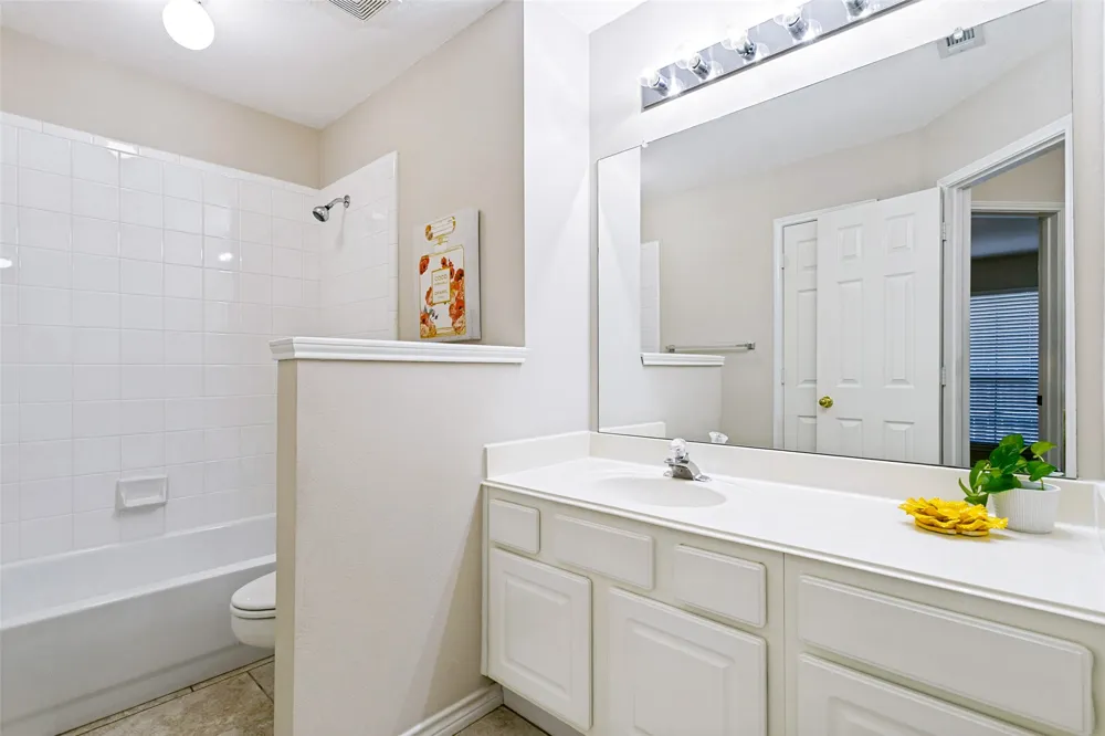 1609 Shadow Crest Drive Corinth, TX 76210