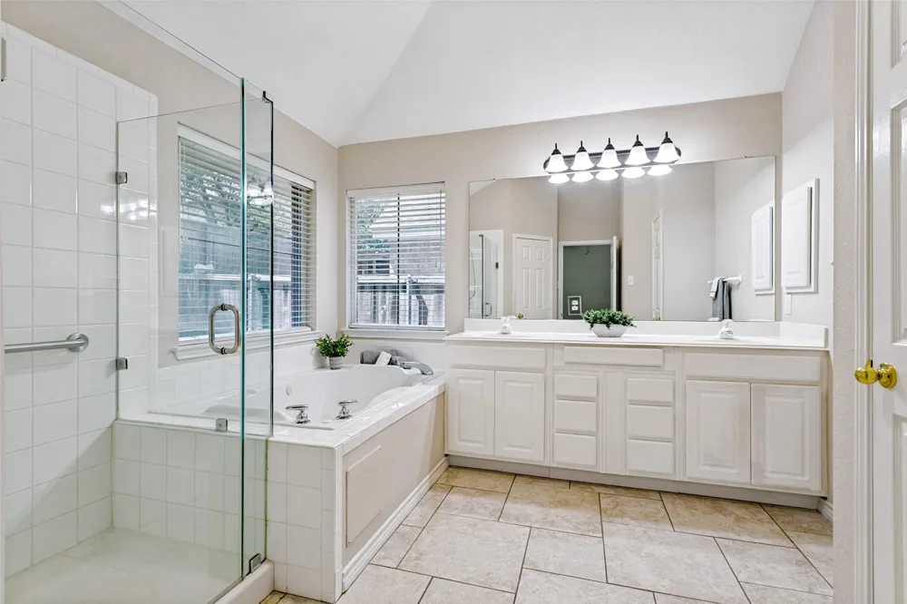 1609 Shadow Crest Drive Corinth, TX 76210