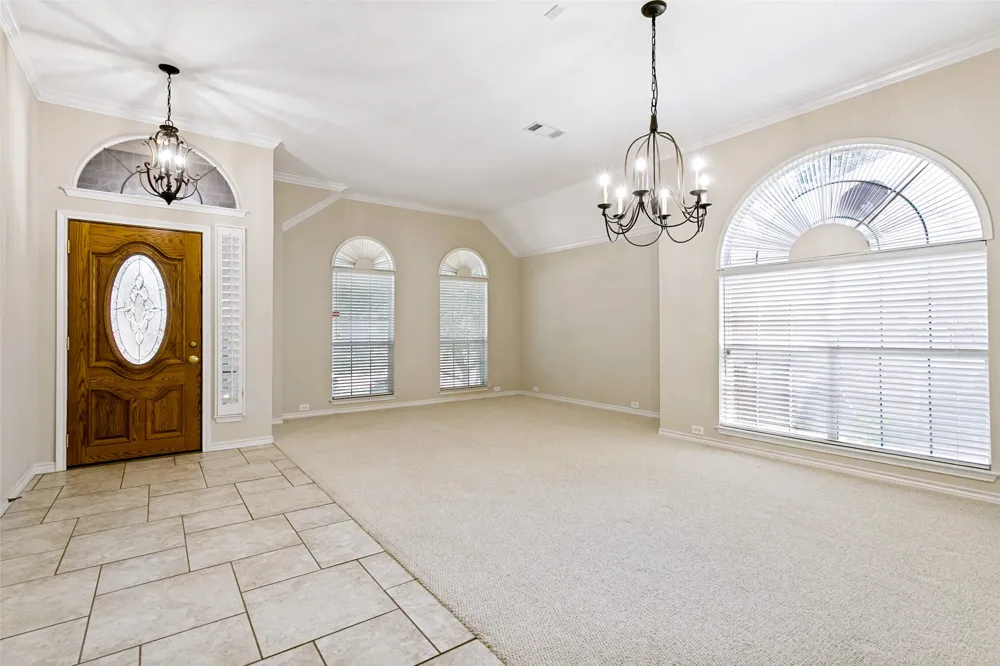 1609 Shadow Crest Drive Corinth, TX 76210