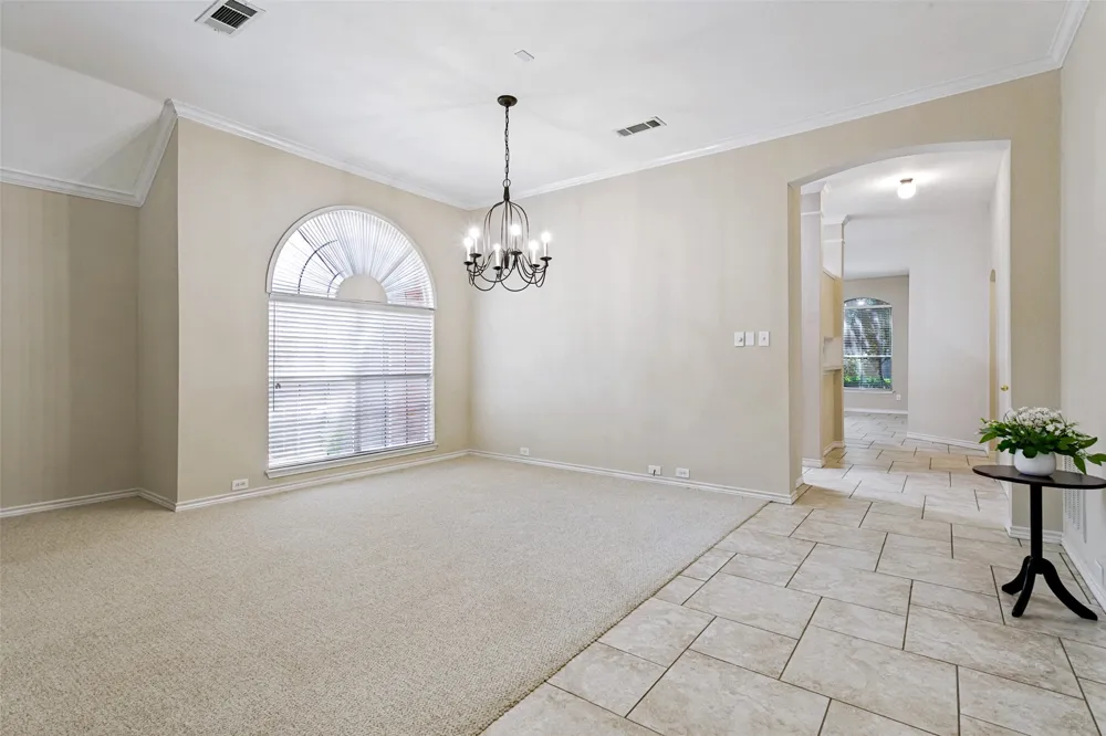 1609 Shadow Crest Drive Corinth, TX 76210