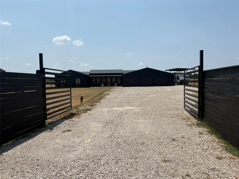 1841 Rs County Road 1402 Point, TX 75472