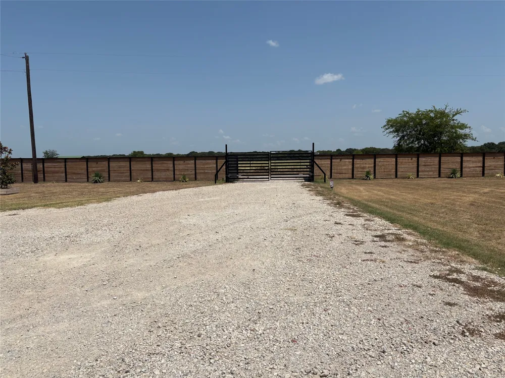1841 Rs County Road 1402 Point, TX 75472
