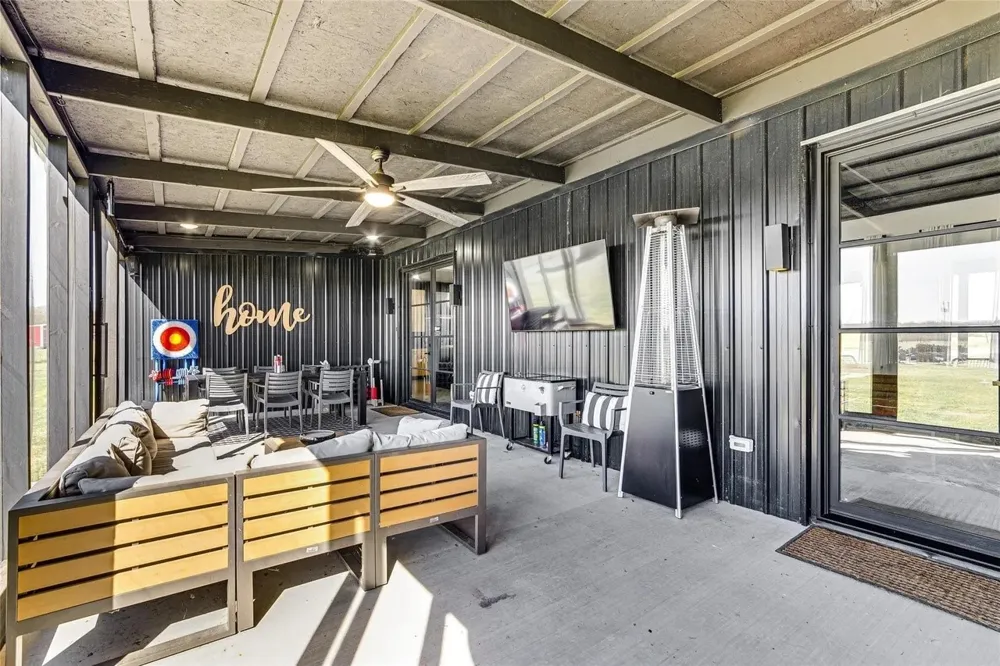 1841 Rs County Road 1402 Point, TX 75472
