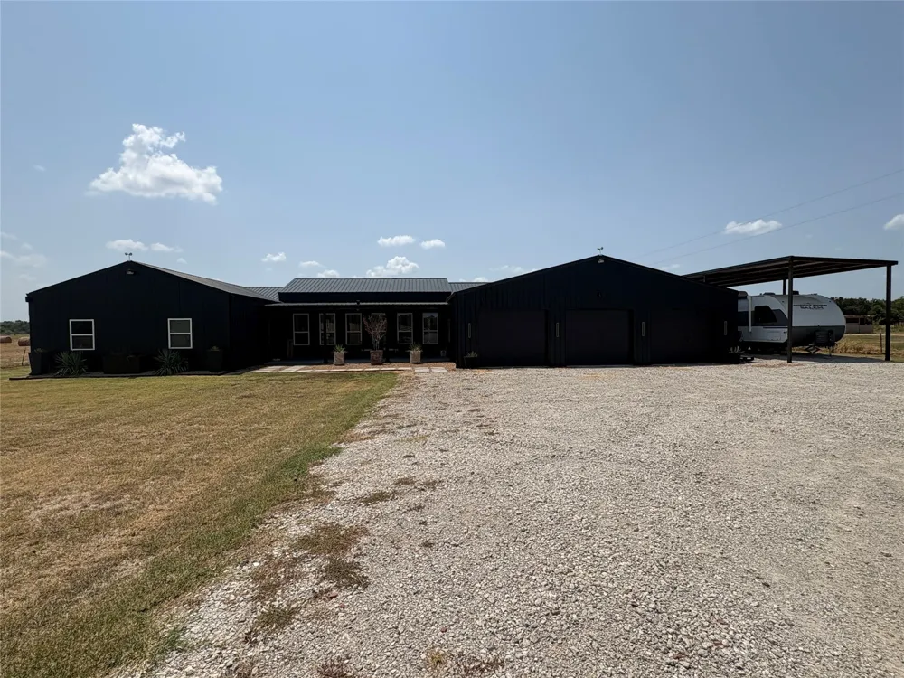 1841 Rs County Road 1402 Point, TX 75472