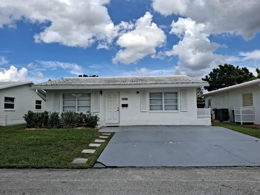 7105 NW 74th Place Tamarac, FL 33321