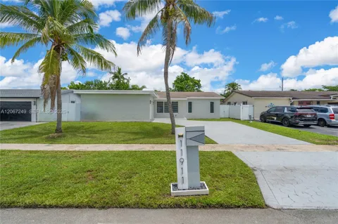11911 NW 32nd Mnr