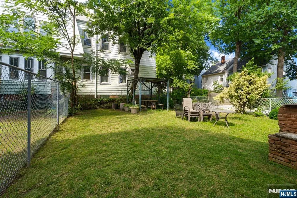 239-241 17th Avenue Paterson, NJ 07504