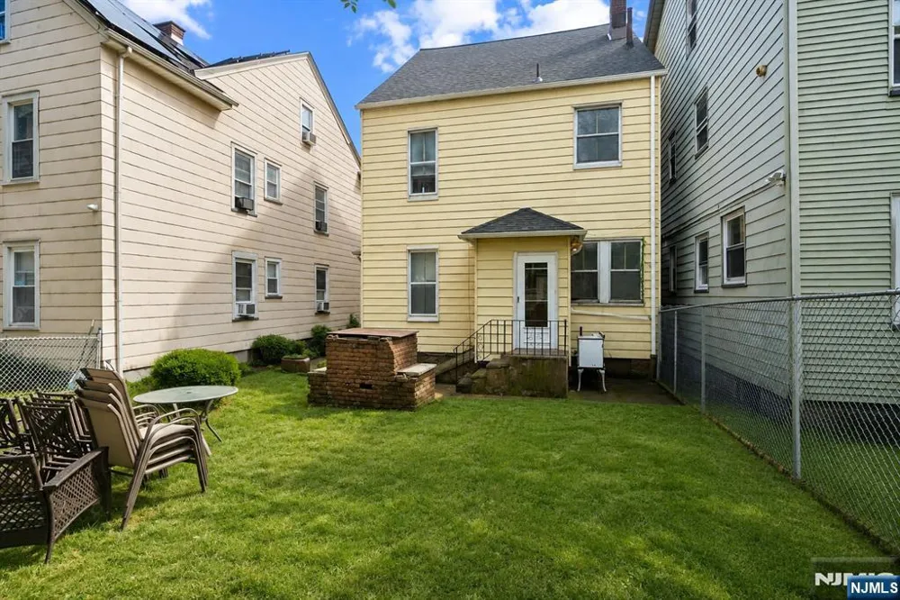 239-241 17th Avenue Paterson, NJ 07504