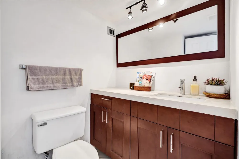6770 Indian Creek Drive #10-R Miami Beach, FL 33141
