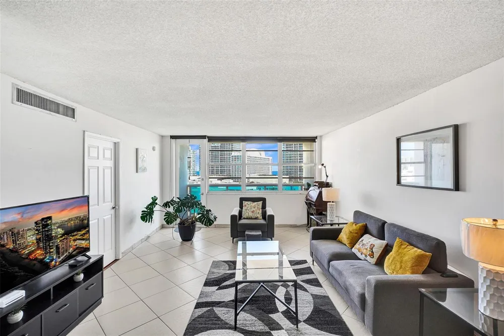 6770 Indian Creek Drive #10-R Miami Beach, FL 33141
