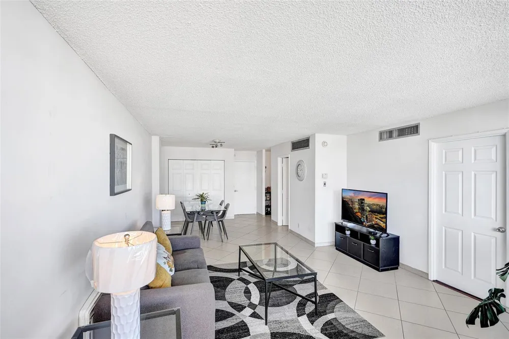 6770 Indian Creek Drive #10-R Miami Beach, FL 33141