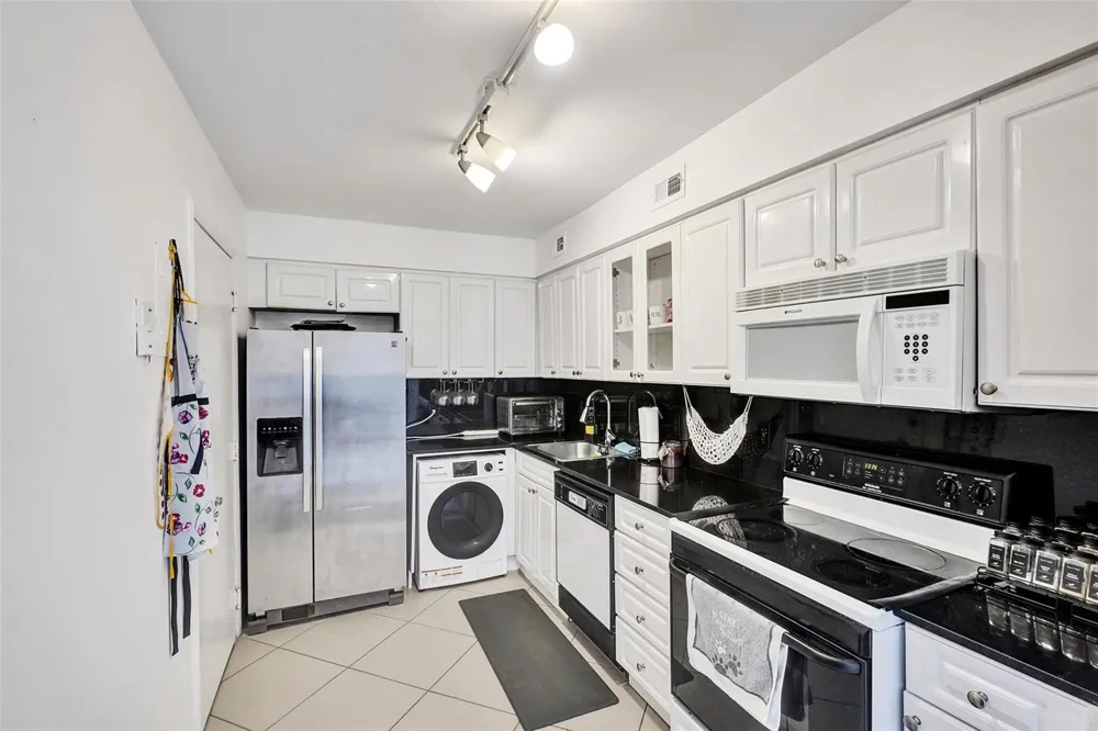 6770 Indian Creek Drive #10-R Miami Beach, FL 33141