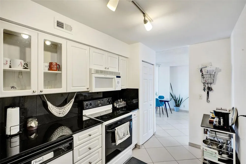 6770 Indian Creek Drive #10-R Miami Beach, FL 33141