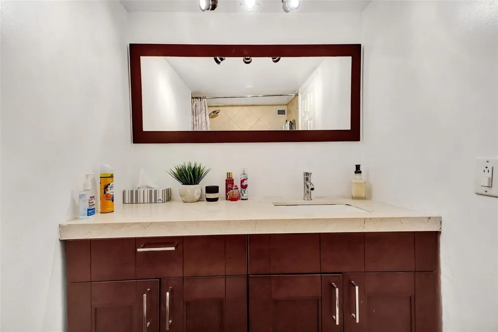 6770 Indian Creek Drive #10-R Miami Beach, FL 33141
