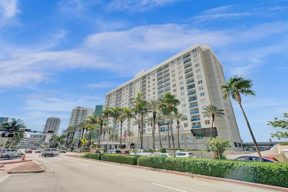 6770 Indian Creek Drive #10-R Miami Beach, FL 33141