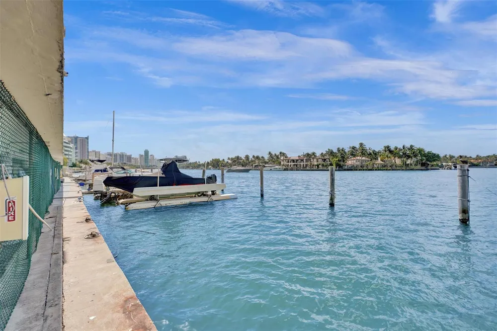 6770 Indian Creek Drive #10-R Miami Beach, FL 33141