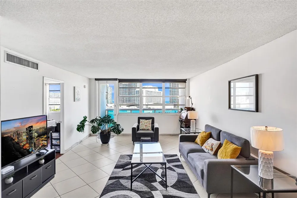 6770 Indian Creek Drive #10-R Miami Beach, FL 33141