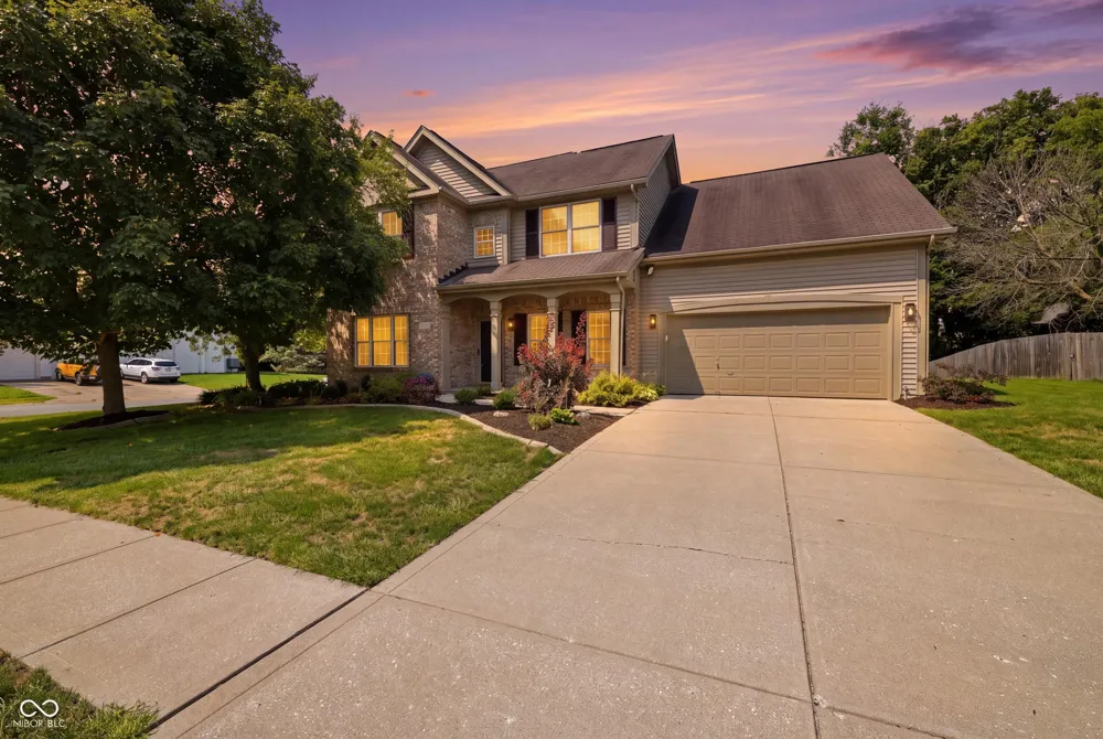 1344 Red Dunes Avon, IN 46123