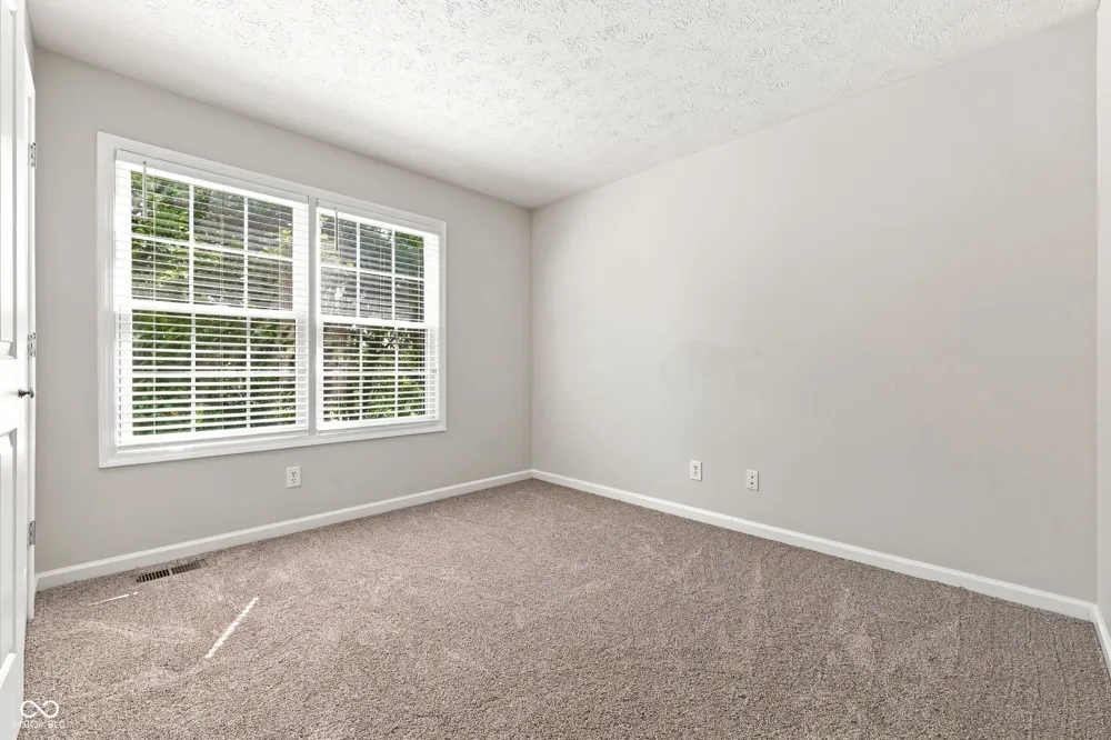 1344 Red Dunes Avon, IN 46123