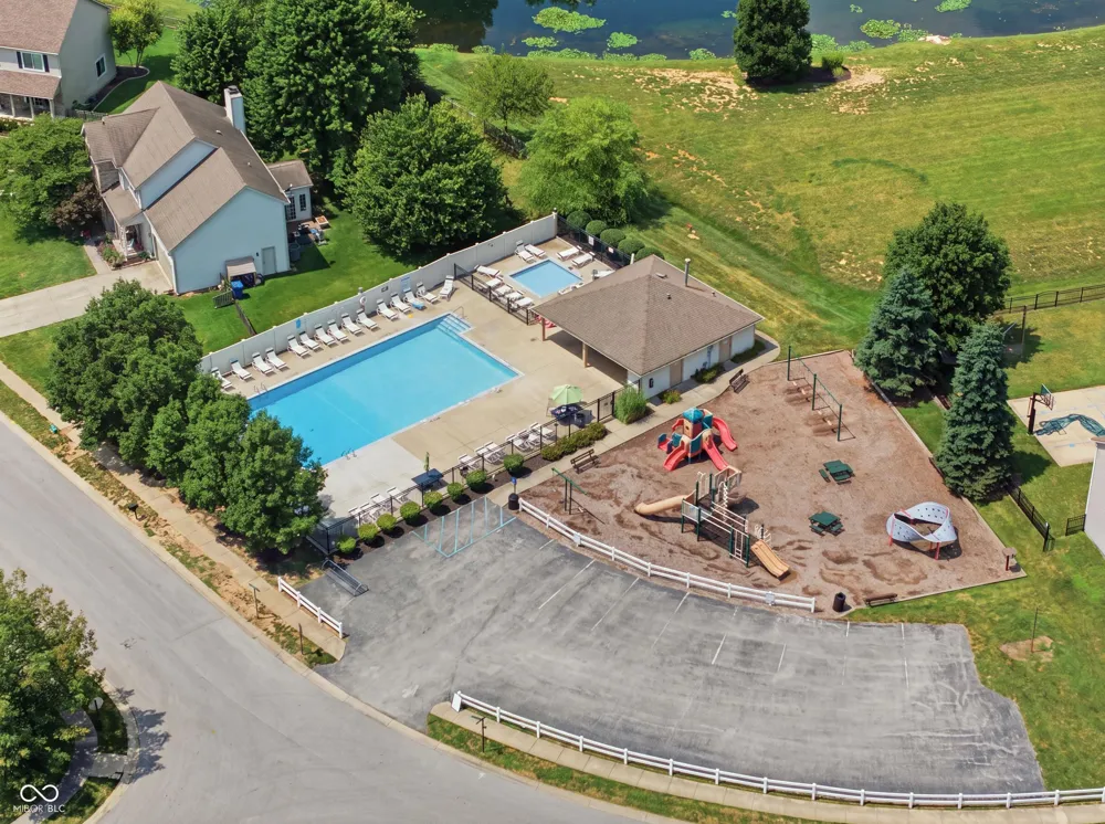 1344 Red Dunes Avon, IN 46123